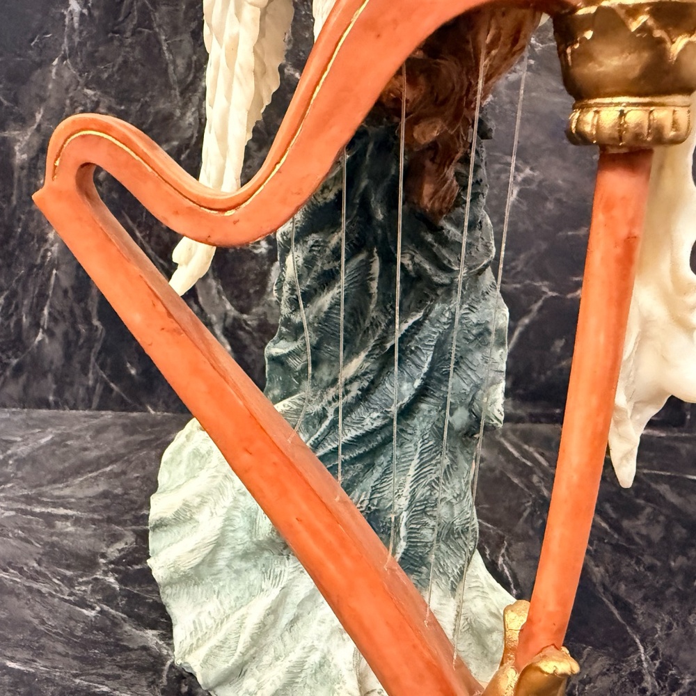 Angel Resting on Harp Figurine - Picture 12 of 16